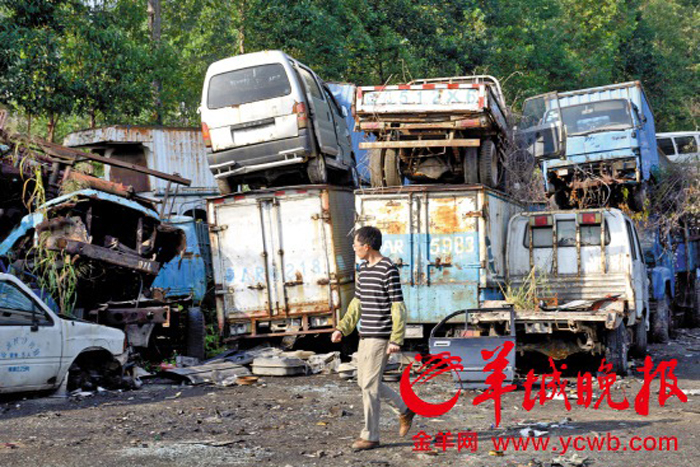 報廢黃標(biāo)車都將在這樣的報廢機(jī)動車回收場拆解