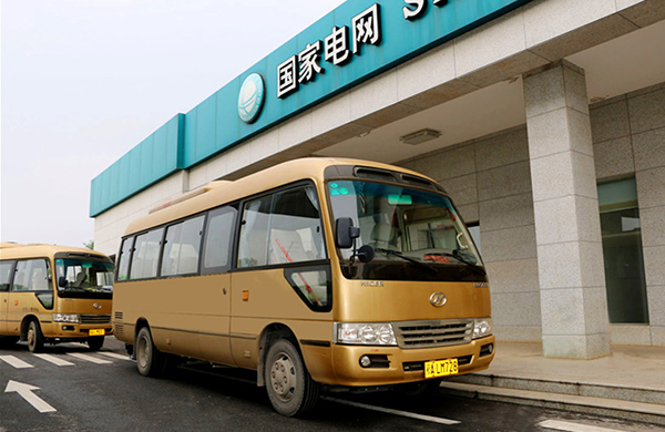 武漢江灘旅游海格純電動(dòng)中型商務(wù)車(chē)_副本.jpg