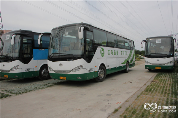 西二旗場站共有60多輛純電動客車均為安凱牌.JPG